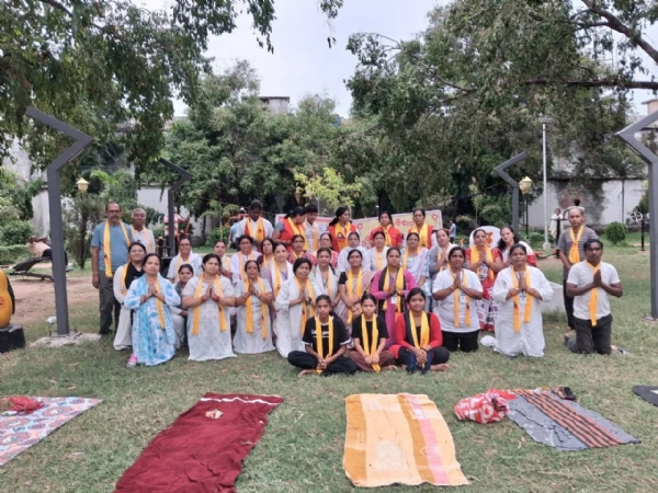 *ବଲାଙ୍ଗୀର : ରାଜେନ୍ଦ୍ର ପାର୍କରେ ମହାସମାରୋହରେ ପାଳିତ ହେଲା ଅନ୍ତର୍ଜାତୀୟ ଯୋଗ ଦିବସ* *ବଲାଙ୍ଗୀର : ରାଜେନ୍ଦ୍ର ପାର୍କରେ ମହାସମାରୋହରେ ପାଳିତ ହେଲା ଅନ୍ତର୍ଜାତୀୟ ଯୋଗ ଦିବସ*