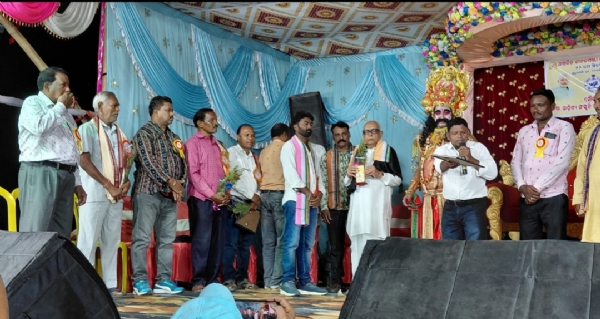 ପୁରୁଣାପାଣି ଶିତଳ ଷଷ୍ଠୀ ଜଳନ୍ଧର ଦରବାର ଉଦ୍ଯାପିତ ଉତ୍ସବ ମାଧ୍ୟମରେ ଶାନ୍ତି, ମୈତ୍ରୀ ଓ ପ୍ରଗତି ର ବାର୍ତ୍ତାର ହେବ ପ୍ରସାର- ନରସିଂହ ଲୋକଙ୍କ ବିକାଶରେ ବାଧା ସୃଷ୍ଟି ହେଲେ କ୍ରାନ୍ତି ହେବ - ନରସିଂହ ପୁରୁଣାପାଣି ଶିତଳ ଷଷ୍ଠୀ ଜଳନ୍ଧର ଦରବାର ଉଦ୍ଯାପିତ ଉତ୍ସବ ମାଧ୍ୟମରେ ଶାନ୍ତି, ମୈତ୍ରୀ ଓ ପ୍ରଗତି ର ବାର୍ତ୍ତାର ହେବ ପ୍ରସାର- ନରସିଂହ ଲୋକଙ୍କ ବିକାଶରେ ବାଧା ସୃଷ୍ଟି ହେଲେ କ୍ରାନ୍ତି ହେବ - ନରସିଂହ