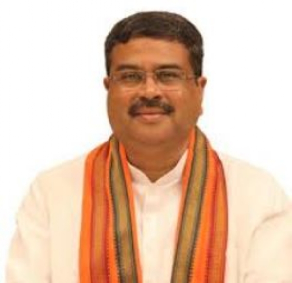 ଭୋପାଳ ଶୁଟିଂ ଏକାଡେମୀରେ ଯୁବ ଖେଳାଳୀ ମାନଙ୍କ ସହ ଆଲୋଚନା କଲେ ଧର୍ମେନ୍ଦ୍ର ପ୍ରଧାନ