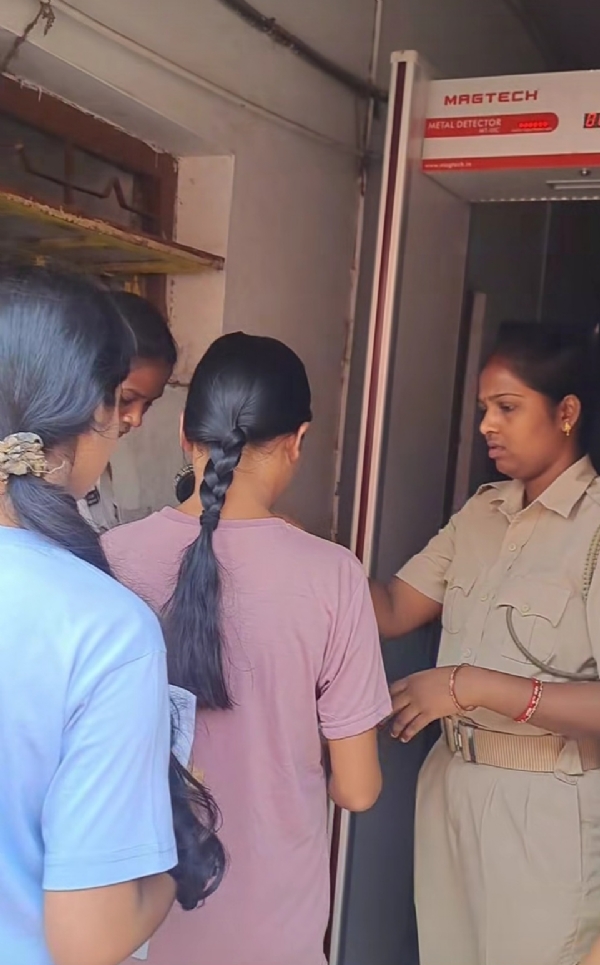 ଦ୍ବିତୀୟ ଦଫା ନିଟ୍ ପରୀକ୍ଷା, ୫ଟି ସେଣ୍ଟରରେ ଦେଲେ ୨୧୬୧ ପରିକ୍ଷାର୍ଥୀ ଦ୍ବିତୀୟ ଦଫା ନିଟ୍ ପରୀକ୍ଷା, ୫ଟି ସେଣ୍ଟରରେ ଦେଲେ ୨୧୬୧ ପରିକ୍ଷାର୍ଥୀ