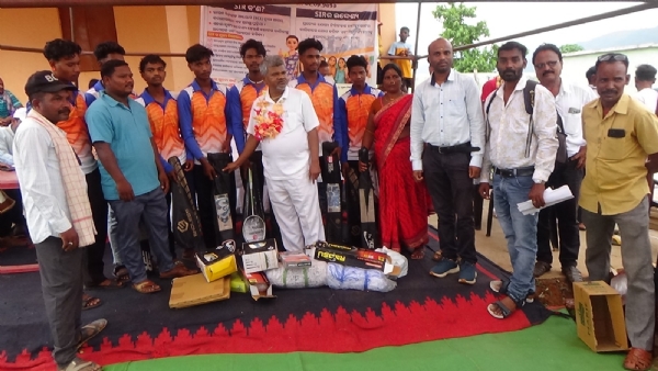 ଆନ୍ଧ୍ର-ଓଡ଼ିଶା ସୀମାନ୍ତ ଗାନ୍ଧୀଗୁଡ଼ାରେ ସ୍ୱତନ୍ତ୍ର ନିର୍ବାଚନ ଶିବିର: ଶତପ୍ରତିଶତ ଭୋଟର ଫର୍ମ ଆନ୍ଧ୍ର-ଓଡ଼ିଶା ସୀମାନ୍ତ ଗାନ୍ଧୀଗୁଡ଼ାରେ ସ୍ୱତନ୍ତ୍ର ନିର୍ବାଚନ ଶିବିର: ଶତପ୍ରତିଶତ ଭୋଟର ଫର୍ମ