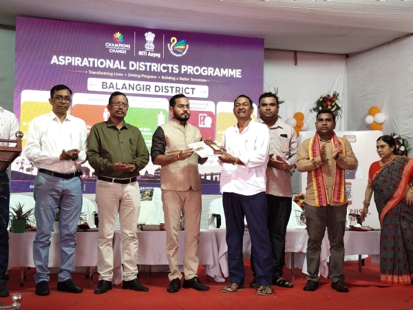 ବଲାଙ୍ଗିର ଜିଲ୍ଲାସ୍ତରୀୟ ବିକାଶ ର ଧାରା, ଓଡ଼ିଶା ସାରା କାର୍ଯ୍ୟକ୍ରମର ଉଦଯାପନୀ ଉତ୍ସବ c
