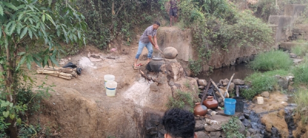 ଗଡପଦର ଜଙ୍ଗଲରେ  ଅବକାରି ଚଢାଉ