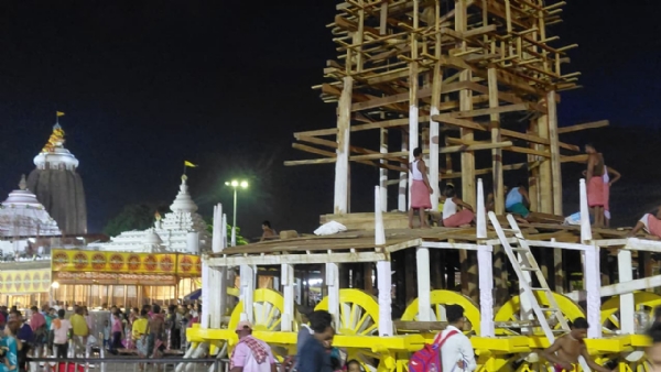 ୧୨ ଫୁଟିଆ ଚୁନାଟ ପଟା ବାଡ଼ିଆ ଶେଷ ପ୍ରଭାରେ ରୂପ ଖୋଦେଇ ଜାରୀ