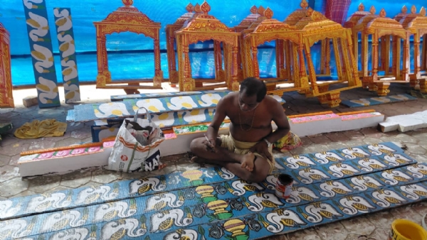 ୧୨ ଫୁଟିଆ ଚୁନାଟ ପଟା ବାଡ଼ିଆ ଶେଷ ପ୍ରଭାରେ ରୂପ ଖୋଦେଇ ଜାରୀ