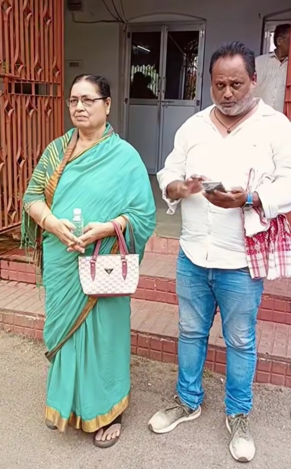 ଛିନତାଇ ଘଟଣାରେ ଦୁଇ ଆନ୍ତଃରାଜ୍ୟ ଲୁଟେରା ଗିରଫ, ସୁନା ଅଳଙ୍କାର ସହ ବାଇକ୍ ଜବତ