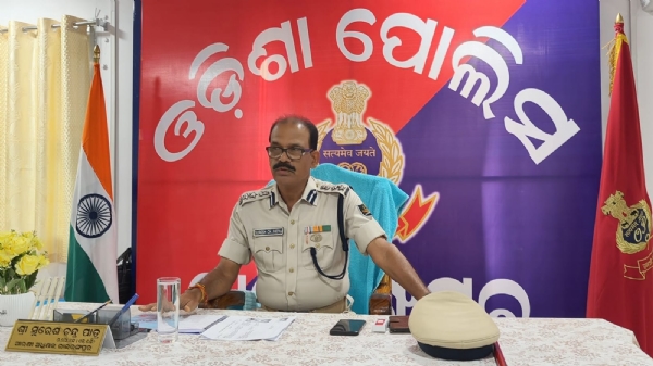 କାର୍ଯ୍ୟଭାର ଗ୍ରହଣ ପରେ ରାଇରଙ୍ଗପୁର ଆରକ୍ଷୀ ଅଧିକ୍ଷକଙ୍କ ସାମ୍ବାଦିକ ସମ୍ମିଳନୀ