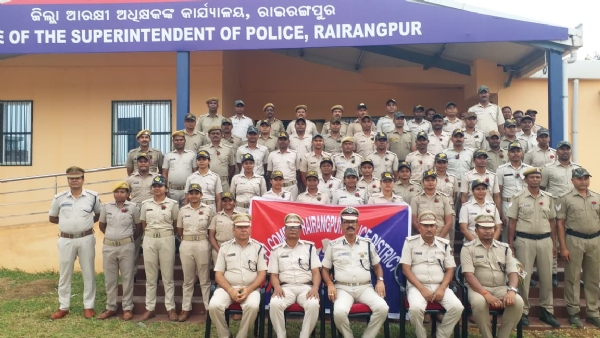 ରାଇରଙ୍ଗପୁର ନୂତନ ପୁଲିସ ଜିଲ୍ଲାରେ ପୁଲିସ ଫୋର୍ସଙ୍କ ଯୋଗଦାନ, ଆରକ୍ଷୀ ଅଧିକ୍ଷକଙ୍କ ଦ୍ୱାରା ପୁଲିସ ଫୋର୍ସକୁ ସ୍ୱାଗତ-୧ ରାଇରଙ୍ଗପୁର ନୂତନ ପୁଲିସ ଜିଲ୍ଲାରେ ପୁଲିସ ଫୋର୍ସଙ୍କ ଯୋଗଦାନ, ଆରକ୍ଷୀ ଅଧିକ୍ଷକଙ୍କ ଦ୍ୱାରା ପୁଲିସ ଫୋର୍ସକୁ ସ୍ୱାଗତ-୧