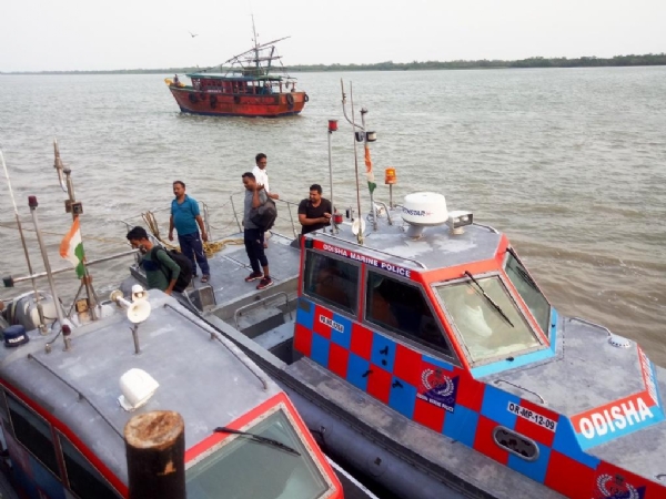 BANGLADESI ANUPRABESKARI UPARE ROK BANGLADESI ANUPRABESKARI UPARE ROK