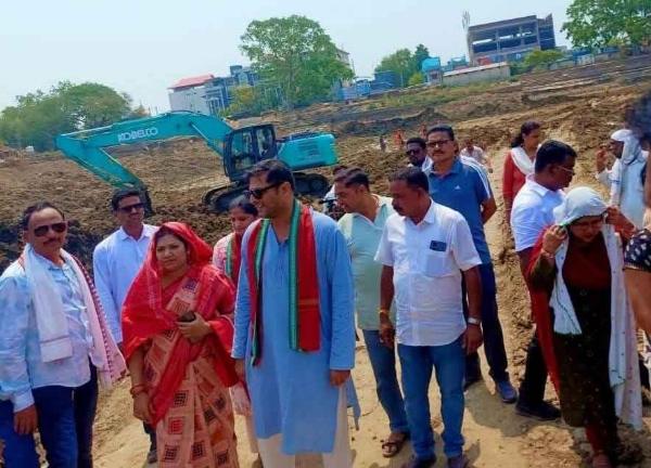 ବଲାଙ୍ଗୀର ସହରରେ ଜଳସଂକଟଦୂର ପାଇଁ ପୌରପାଳିକାର ବଡପଦକ୍ଷେପ ::  ରାଣୀ ବନ୍ଧ ପୁନଃ ଉଦ୍ଧାର କାମ ତଦାରଖ କଲେ ବିଧାୟକ କଳିକେଶ