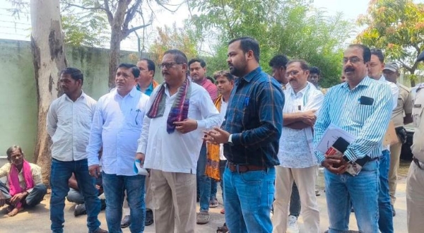 ଦେଓଗାଁ ବ୍ଲକରେ  ପାଣି ସଙ୍କଟ  ପାଣି ପାଇଁ ଆର୍ଡବ୍ଲ୍ୟୁଏସ୍ଏସ୍ କାର୍ଯ୍ୟାଳୟ ଘେରାଉ