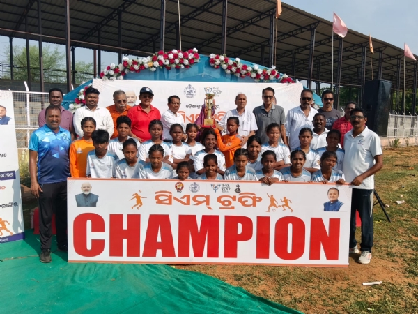 ଆନ୍ତଃ ଜିଲ୍ଲା ମୁଖ୍ୟମନ୍ତ୍ରୀ ଟ୍ରଫି-୨୦୨୬ ଫୁଟବଲ ଚାମ୍ପିୟନସିପ୍ର ଦ୍ୱିତୀୟ ସଂସ୍କରଣ ବାଳିକା ବିଭାଗରେ ଜୋନ୍ ଚାମ୍ପିଅନ୍ ହେଲା ବରଗଡ଼