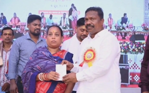 ସମ୍ବଲପୁର ଜିଲ୍ଲାରେ  ଦ୍ୱିତୀୟ ପର୍ଯ୍ୟାୟରେ ୭ଟି ‘ଗୋଦାବରୀଶ ମିଶ୍ର ଆଦର୍ଶ ପ୍ରାଥମିକ ବିଦ୍ୟାଳୟ’ର ଶିଳାନ୍ୟାସ କଲେ  ମୁଖ୍ୟମନ୍ତ୍ରୀ