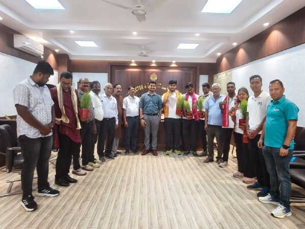 Collector felicitate