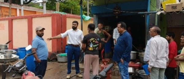 ବାଲିମେଳା ରେ ଖାଦ୍ୟ ସୁରକ୍ଷା ବିଭାଗ ପକ୍ଷରୁ ଚଢ଼ାଉ ୧୨ହଜାର ଟଙ୍କା ଜୋରିମାନା ଆଦାୟ ବାଲିମେଳା ରେ ଖାଦ୍ୟ ସୁରକ୍ଷା ବିଭାଗ ପକ୍ଷରୁ ଚଢ଼ାଉ ୧୨ହଜାର ଟଙ୍କା ଜୋରିମାନା ଆଦାୟ