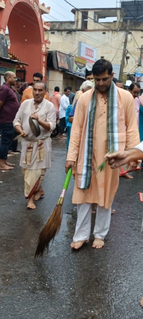 ବଲାଙ୍ଗିରର ବିଭିନ୍ନ ରଥଯାତ୍ରାରେ ସାମିଲ ହେଲେ ବିଧାୟକ କଳିକେଶ ନାରାୟଣ ସିଂହଦେଓ ବଲାଙ୍ଗିରର ବିଭିନ୍ନ ରଥଯାତ୍ରାରେ ସାମିଲ ହେଲେ ବିଧାୟକ କଳିକେଶ ନାରାୟଣ ସିଂହଦେଓ