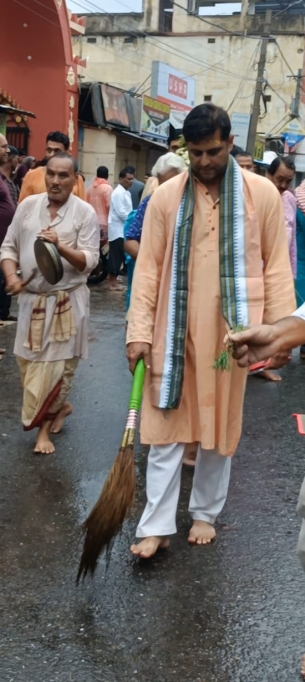 ବଲାଙ୍ଗିରର ବିଭିନ୍ନ ରଥଯାତ୍ରାରେ ସାମିଲ ହେଲେ ବିଧାୟକ କଳିକେଶ ନାରାୟଣ ସିଂହଦେଓ ବଲାଙ୍ଗିରର ବିଭିନ୍ନ ରଥଯାତ୍ରାରେ ସାମିଲ ହେଲେ ବିଧାୟକ କଳିକେଶ ନାରାୟଣ ସିଂହଦେଓ