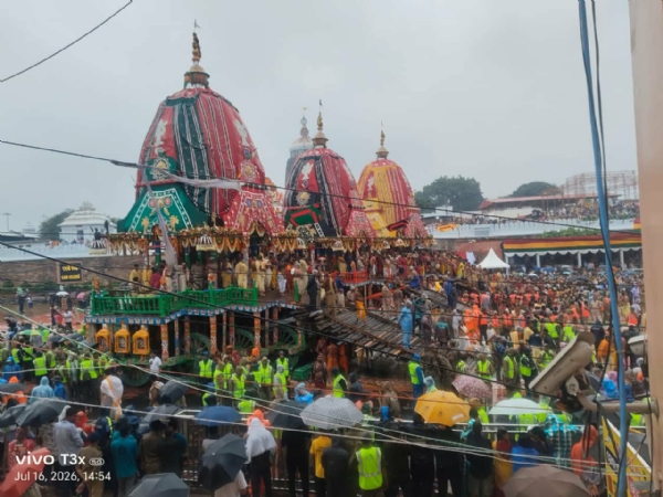 ରଥାରୁଢ଼ ଚତୁର୍ଦ୍ଧାମୂର୍ତି ରଥାରୁଢ଼ ଚତୁର୍ଦ୍ଧାମୂର୍ତି