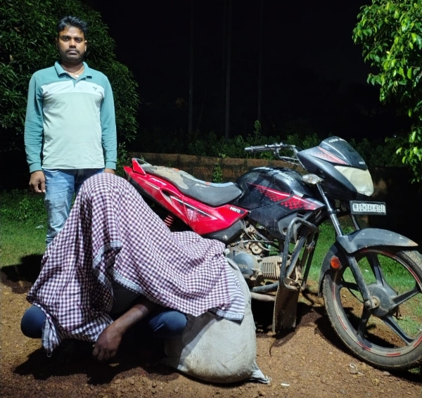 ବାଇକ ସହିତ ମଦ ଜବତ ବାଇକ ସହିତ ମଦ ଜବତ