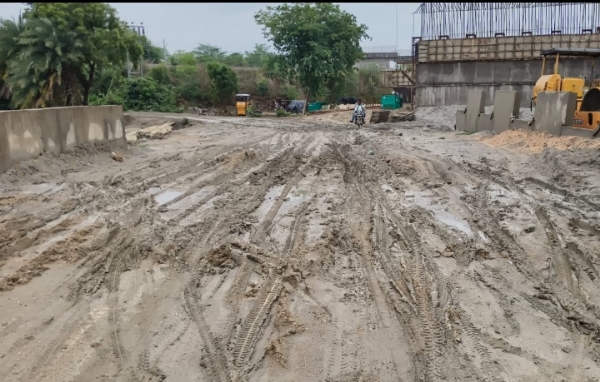 *ଜାତୀୟ ରାଜପଥ ବାଇପାସ ପାଇଁ ଲଖପାଲି ରାସ୍ତା କାଦୁଅମୟ: ଅତିରିକ୍ତ ଜିଲ୍ଲାପାଳଙ୍କୁ.ବି ଏମ୍ ଏମ୍   ଓ ଗ୍ରାମବାସୀଙ୍କ ଦାବିପତ୍ର*