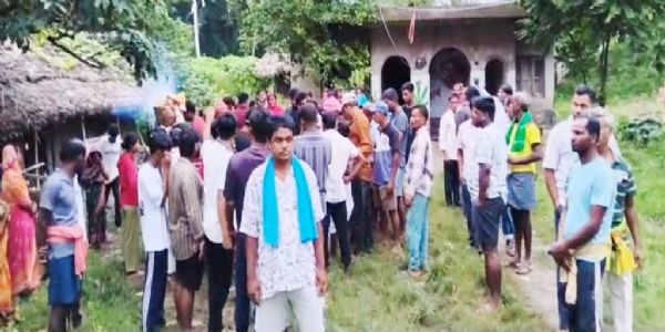 ଭୋଗ ଖାଇବାକୁ ଯାଇଥିବା ବେଳେ ଆକ୍ରମଣ, ଚିକିତ୍ସାଧୀନ ଅବସ୍ଥାରେ ମହିଳାଙ୍କ ମୃତ୍ୟୁ, ଗ୍ରାମରେ ଉତେଜନା