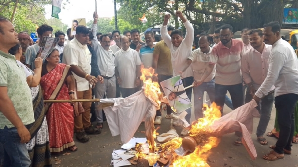 ନିଟ୍ ପ୍ରଶ୍ନପତ୍ର ଚୋରି ଓ ରାହୁଲ ଗାନ୍ଧୀଙ୍କ ବିରୋଧ ପ୍ରତିବାଦରେ କଂଗ୍ରେସର ବିକ୍ଷୋଭ