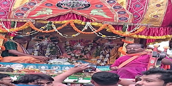 ବାହୁଡିଲେ ମହାବାହୁବଲାଂଗିର ରଥ ଗୁଡ଼ିକ ପହଞ୍ଚିଲା  ଶ୍ରୀମନ୍ଦିର ରେ