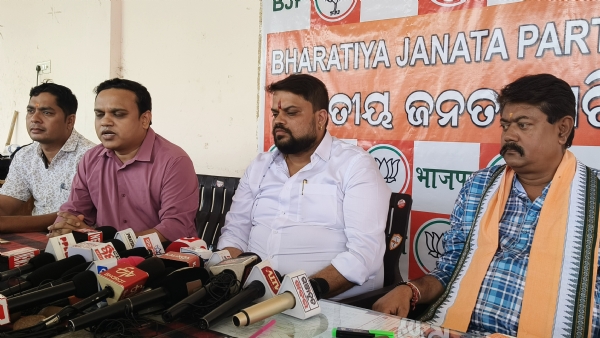 Press meet at khariar