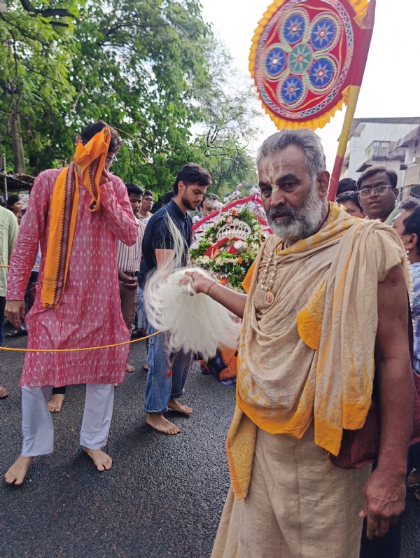 ବାହୁଡିଲେ ମହାବାହୁବଲାଂଗିର ରଥ ଗୁଡ଼ିକ ପହଞ୍ଚିଲା ଶ୍ରୀମନ୍ଦିର ରେ ବାହୁଡିଲେ ମହାବାହୁବଲାଂଗିର ରଥ ଗୁଡ଼ିକ ପହଞ୍ଚିଲା ଶ୍ରୀମନ୍ଦିର ରେ