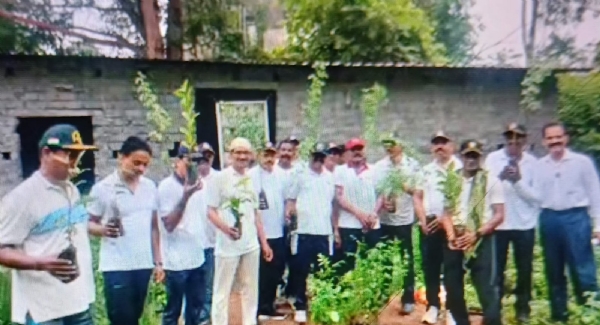 ଅମ୍ବିରା ନଗରରେ ଏକ୍ସ-ସର୍ଭିସମ୍ୟାନଙ୍କ ପକ୍ଷରୁ ମେଗା ବୃକ୍ଷରୋପଣ କାର୍ଯ୍ୟକ୍ରମ