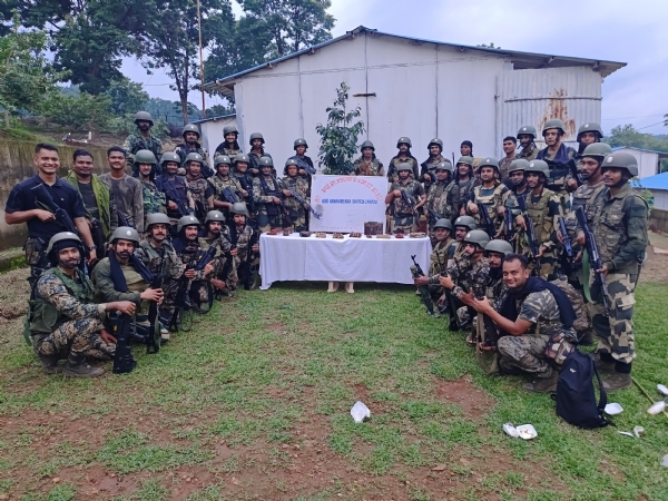ସ୍ୱାଭିମାନ ଅଞ୍ଚଳରୁ ମାଓ ଡମ୍ପ ଉଦ୍ଧାର,ବହୁ ବିସ୍ଫୋରକ ସାମଗ୍ରୀ ଜବତ ସ୍ୱାଭିମାନ ଅଞ୍ଚଳରୁ ମାଓ ଡମ୍ପ ଉଦ୍ଧାର,ବହୁ ବିସ୍ଫୋରକ ସାମଗ୍ରୀ ଜବତ