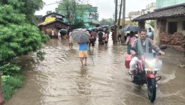 ପ୍ରବଳ ବର୍ଷା ଯୋଗୁଁ ଉପରବାହାଲ- ରେଙ୍ଗାଲି ରାସ୍ତା ବିଚ୍ଛିନ୍ନ, ସରଗାଡ ଓ ସାନଝାଙ୍କରପାଲି ଗ୍ରାମର ୧୫ ପରିବାର ଜଳବନ୍ଦୀ ପ୍ରବଳ ବର୍ଷା ଯୋଗୁଁ ଉପରବାହାଲ- ରେଙ୍ଗାଲି ରାସ୍ତା ବିଚ୍ଛିନ୍ନ, ସରଗାଡ ଓ ସାନଝାଙ୍କରପାଲି ଗ୍ରାମର ୧୫ ପରିବାର ଜଳବନ୍ଦୀ