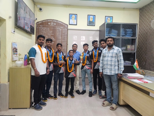 ରାଜ୍ୟ ସନ୍ତରଣ ପ୍ରତିଯୋଗିତାରେ ବଲାଙ୍ଗୀର ଖେଳାଳିଙ୍କ ଚମତ୍କାର ପ୍ରଦର୍ଶନ 8ଟି ସ୍ବର୍ଣ୍ଣ ଏବଂ 11ଟି ରୋପ୍ୟ ପଦକ ଏବଂ 6ଟି ବ୍ରୋଞ୍ଚ ପଦକ ହାସଲ