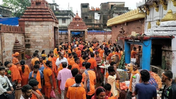 SRABANA-SOMAVAR-AT-AKHANDALAMA