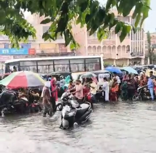 ପ୍ରଶାସନର ସବୁ ବ୍ଯବସ୍ଥା ଫେଲ ବଡଦାଣ୍ଡ ପାଲଟିଲା ମାଳିନୀ ନଦୀ