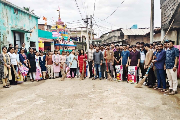 ଯୁବୋଦୟ ମହାବିଦ୍ୟାଳୟର ଛାତ୍ରଛାତ୍ରୀଙ୍କ ସ୍ୱଚ୍ଛତା ସଚେତନତା କାର୍ଯ୍ୟକ୍ରମ