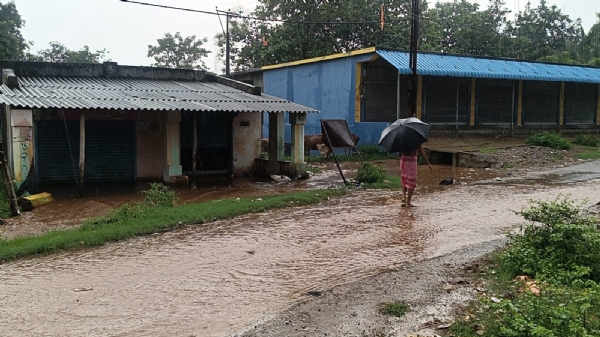 ଏମ୍ଭି-୭୯ରେ ଡ୍ରେନେଜ୍ ସମସ୍ୟା ଉତ୍କଟ ସାମାନ୍ୟ ବର୍ଷାରେ ରାସ୍ତା ଜଳମଗ୍ନ, ଦୁର୍ଦ୍ଦଶା ଭୋଗୁଛନ୍ତି