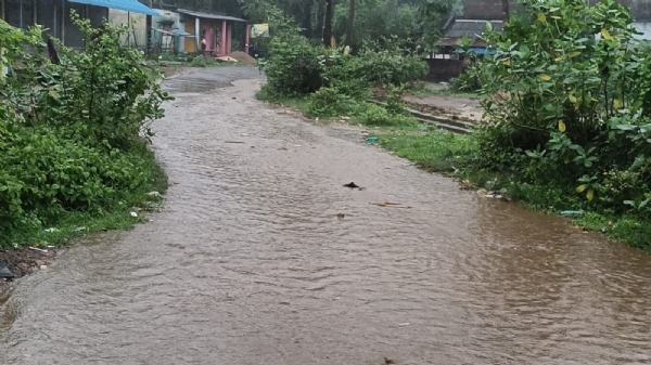 ଏମ୍ଭି-୭୯ରେ ଡ୍ରେନେଜ୍ ସମସ୍ୟା ଉତ୍କଟ ସାମାନ୍ୟ ବର୍ଷାରେ ରାସ୍ତା ଜଳମଗ୍ନ, ଦୁର୍ଦ୍ଦଶା ଭୋଗୁଛନ୍ତି