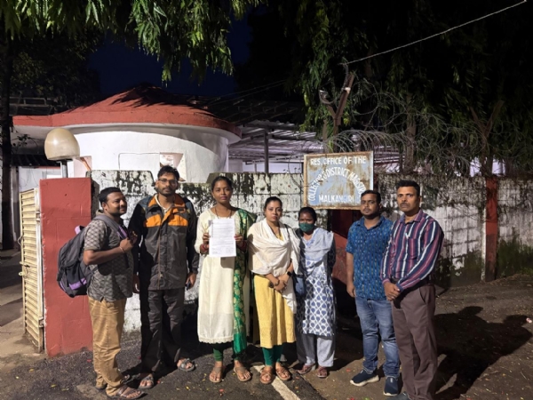 ପ୍ରଧାନ ଶିକ୍ଷକଙ୍କ ବିରୋଧରେ ସଙ୍ଗୀନ ଅଭିଯୋଗ: ଆଶାଳୀନ ବ୍ୟବହାର ଓ ପ୍ରଧାନ ଶିକ୍ଷକଙ୍କ ବିରୋଧରେ ସଙ୍ଗୀନ ଅଭିଯୋଗ: ଆଶାଳୀନ ବ୍ୟବହାର ଓ