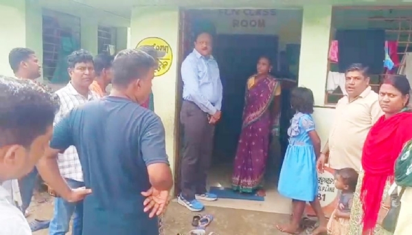 COLLECTOR VISIT BANYA ANCHAL COLLECTOR VISIT BANYA ANCHAL
