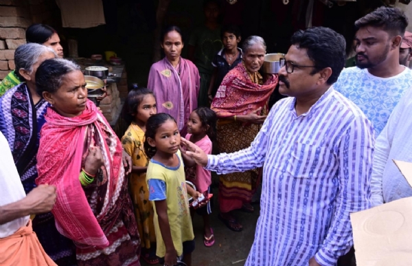 ସ୍ୱାସ୍ଥ୍ୟ ଓ ପରିବାର କଲ୍ୟାଣ, ସଂସଦୀୟ ବ୍ୟାପାର ଏବଂ ଇଲେକ୍ଟ୍ରୋନିକ୍ସ ଓ ଆଇଟି ମନ୍ତ୍ରୀ ଙ୍କ ଜଳ ବନ୍ଦୀ ଅଂଚଳ ପରିଦର୍ଶନ ସ୍ୱାସ୍ଥ୍ୟ ଓ ପରିବାର କଲ୍ୟାଣ, ସଂସଦୀୟ ବ୍ୟାପାର ଏବଂ ଇଲେକ୍ଟ୍ରୋନିକ୍ସ ଓ ଆଇଟି ମନ୍ତ୍ରୀ ଙ୍କ ଜଳ ବନ୍ଦୀ ଅଂଚଳ ପରିଦର୍ଶନ