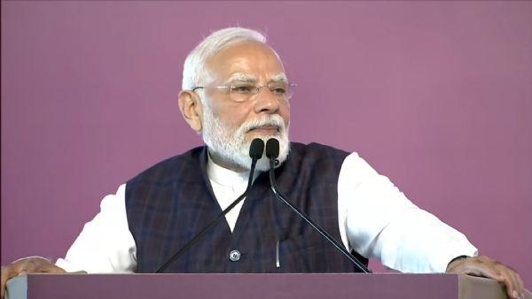 प्रधानमंत्री नरेन्द्र मोदी शुक्रवार को चंडीगढ़ में सभा को संबोधित करते हुए प्रधानमंत्री नरेन्द्र मोदी शुक्रवार को चंडीगढ़ में सभा को संबोधित करते हुए