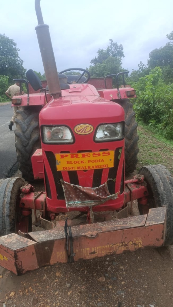 ଟ୍ରାକ୍ଟରରେ ‘ପ୍ରେସ୍’ ଲେଖ୍ ବାଲି ଚୋରାଚାଲାଣ, ଜଣେ ଗିରଫ ଟ୍ରାକ୍ଟରରେ ‘ପ୍ରେସ୍’ ଲେଖ୍ ବାଲି ଚୋରାଚାଲାଣ, ଜଣେ ଗିରଫ