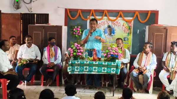 ପ୍ରଧାନଶିକ୍ଷକ କମଳାକାନ୍ତ ମହାପାତ୍ରଙ୍କୁ ଅବସର ସମ୍ବର୍ଦ୍ଧନା