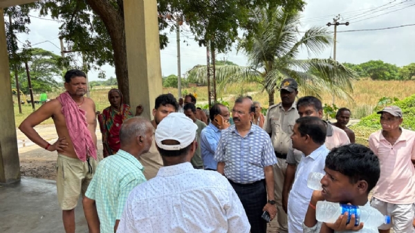 ---------------କେନ୍ଦ୍ରାପଡ଼ାରେ ବନ୍ୟା ସ୍ଥିତିର ସମୀକ୍ଷା କଲେ ଜିଲ୍ଲାପାଳ; ରିଲିଫ ଓ ଉଦ୍ଧାର କାର୍ୟ୍ୟ ଜୋରଦାର.. ---------------କେନ୍ଦ୍ରାପଡ଼ାରେ ବନ୍ୟା ସ୍ଥିତିର ସମୀକ୍ଷା କଲେ ଜିଲ୍ଲାପାଳ; ରିଲିଫ ଓ ଉଦ୍ଧାର କାର୍ୟ୍ୟ ଜୋରଦାର..