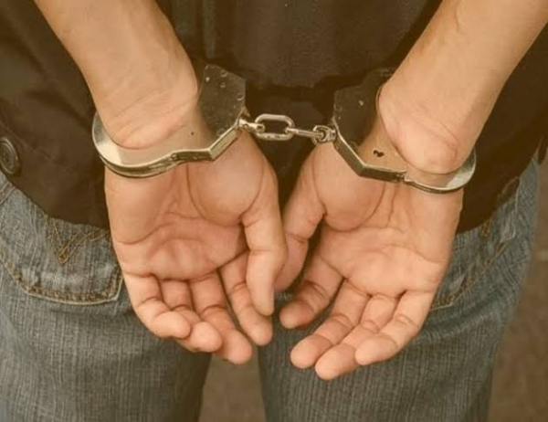हथकड़ी सांकेतिक छवि हथकड़ी सांकेतिक छवि