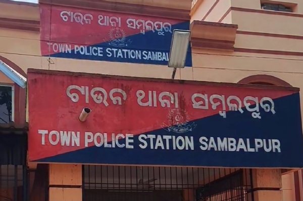 ଲୁଟ୍ ଉଦ୍ୟମରେ ବିଳମ୍ବିତ ରାତିରେ ଜଣଙ୍କୁ ହତ୍ୟା, ଦୁଇ ସନ୍ଦିଗ୍ଧଙ୍କୁ ମାରାଥନ ଜେରା ଲୁଟ୍ ଉଦ୍ୟମରେ ବିଳମ୍ବିତ ରାତିରେ ଜଣଙ୍କୁ ହତ୍ୟା, ଦୁଇ ସନ୍ଦିଗ୍ଧଙ୍କୁ ମାରାଥନ ଜେରା