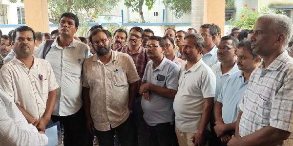 କେନ୍ଦୁଝରରେ ପ୍ରାଥମିକ ଶିକ୍ଷକଙ୍କ ପଦୋନ୍ନତି ଦାବି: ଅଗଷ୍ଟ ୧୮ ରୁ ଧାରଣା ଚେତାବନୀ