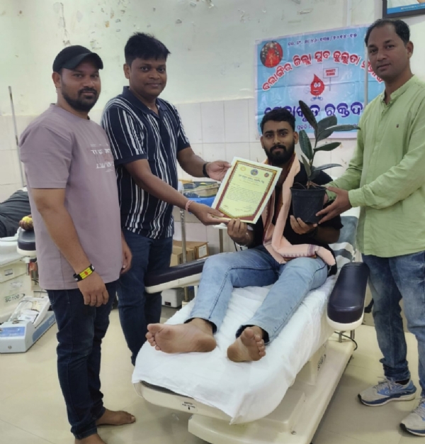 ପ୍ରଶାନ୍ତ ପ୍ରଧାନ କଲେ ପ୍ରଥମ ରକ୍ତଦାନ ପ୍ରଶାନ୍ତ ପ୍ରଧାନ କଲେ ପ୍ରଥମ ରକ୍ତଦାନ