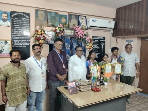 ଜାତୀୟ ସ୍ତରୀୟ ଯୋଗ ପ୍ରତିଯୋଗିତାରେ ଅଂଶ ଗ୍ରହଣ ପାଇଁ କେସିସିଏଲର ସମ୍ବର୍ଦ୍ଧନା ଓ ଆର୍ଥିକ ସହାୟତା ଜାତୀୟ ସ୍ତରୀୟ ଯୋଗ ପ୍ରତିଯୋଗିତାରେ ଅଂଶ ଗ୍ରହଣ ପାଇଁ କେସିସିଏଲର ସମ୍ବର୍ଦ୍ଧନା ଓ ଆର୍ଥିକ ସହାୟତା